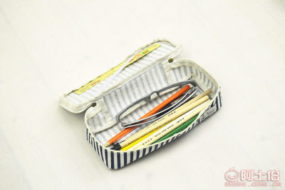 素樸時光 匠心巧制，打造一方棉麻條紋下的文具收納天地